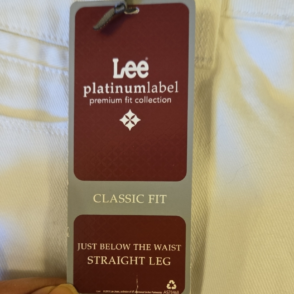 Lee Women's Straight Leg Jeans in Bright White - Picture 4 of 11